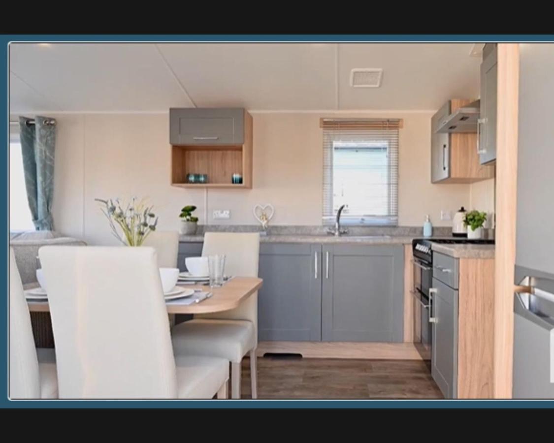 Exotic 3-Bed Caravan At Newquay Holiday Parkヴィラ エクステリア 写真