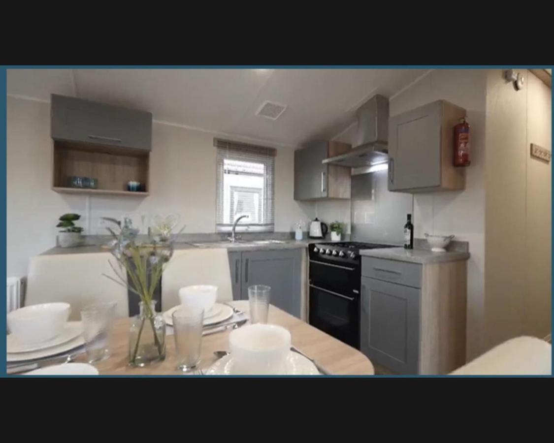 Exotic 3-Bed Caravan At Newquay Holiday Parkヴィラ エクステリア 写真