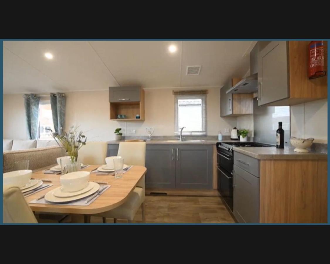 Exotic 3-Bed Caravan At Newquay Holiday Parkヴィラ エクステリア 写真