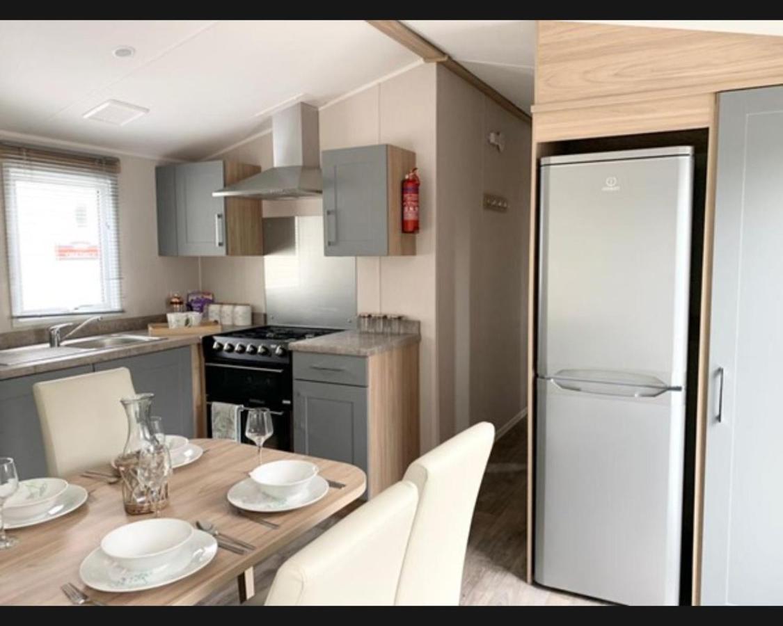 Exotic 3-Bed Caravan At Newquay Holiday Parkヴィラ エクステリア 写真