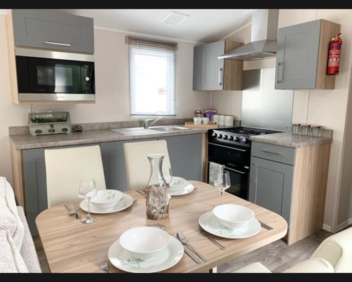 Exotic 3-Bed Caravan At Newquay Holiday Parkヴィラ エクステリア 写真