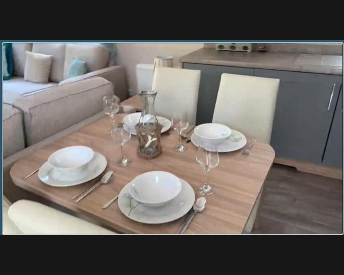Exotic 3-Bed Caravan At Newquay Holiday Parkヴィラ エクステリア 写真