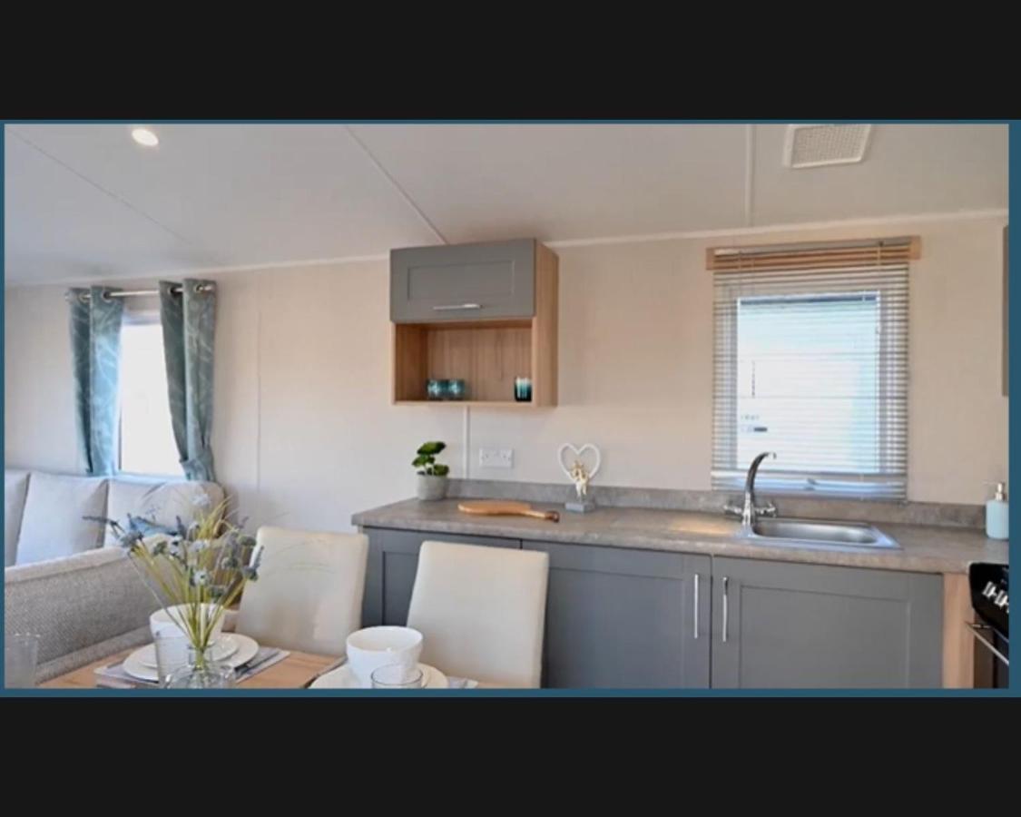 Exotic 3-Bed Caravan At Newquay Holiday Parkヴィラ エクステリア 写真