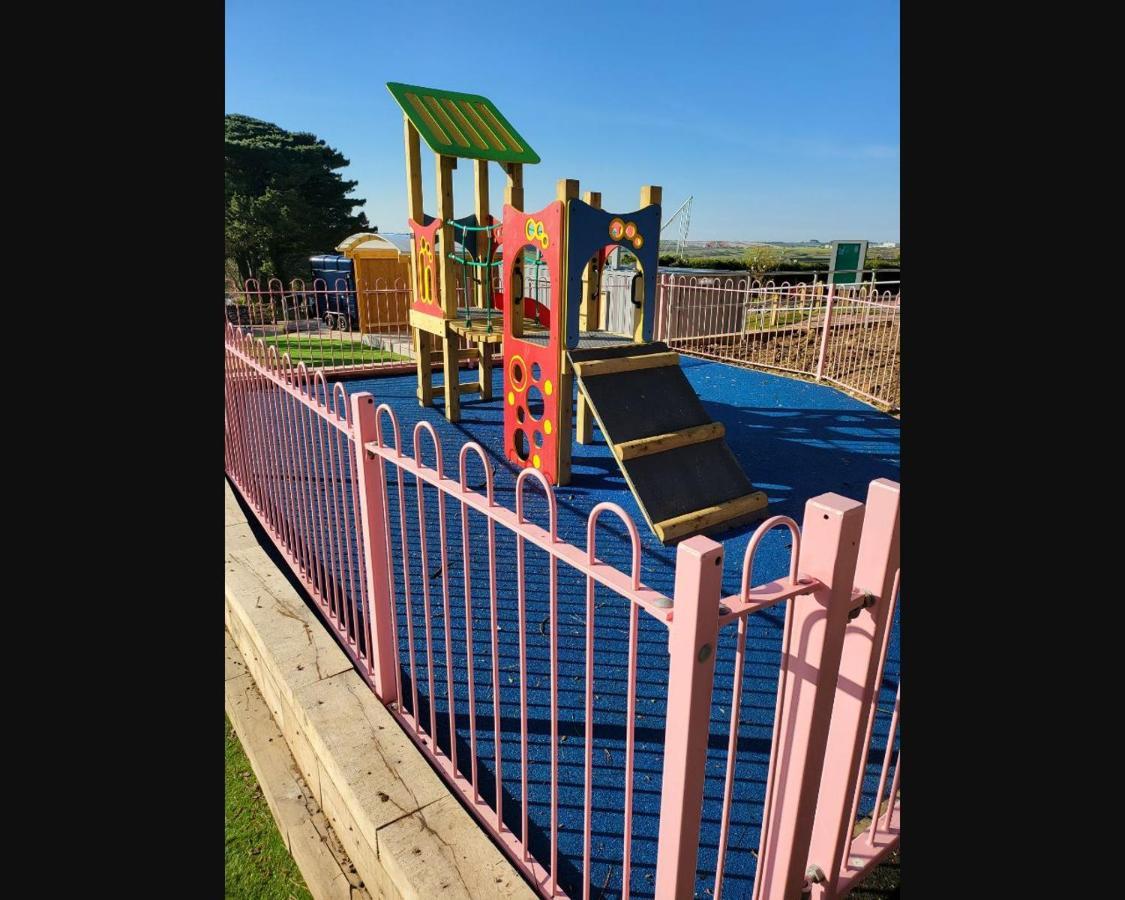 Exotic 3-Bed Caravan At Newquay Holiday Parkヴィラ エクステリア 写真
